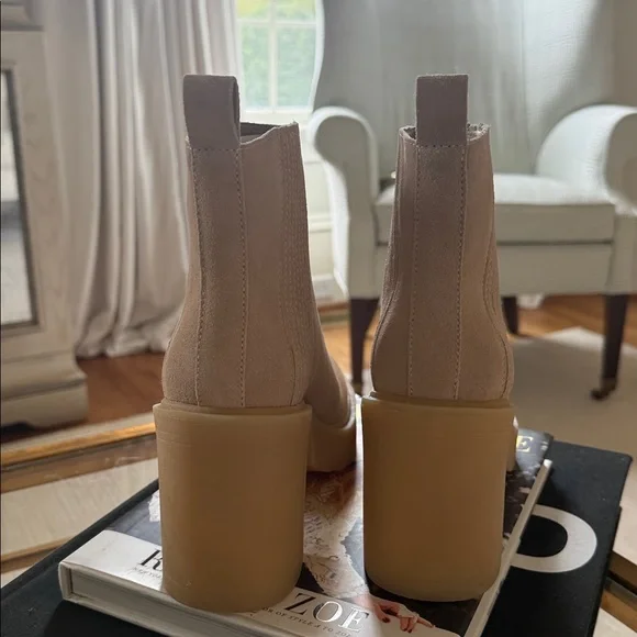 Dolce Vita Dune Suede Canor  boot Size 6.5/7 NWT - Picture 3 of 5